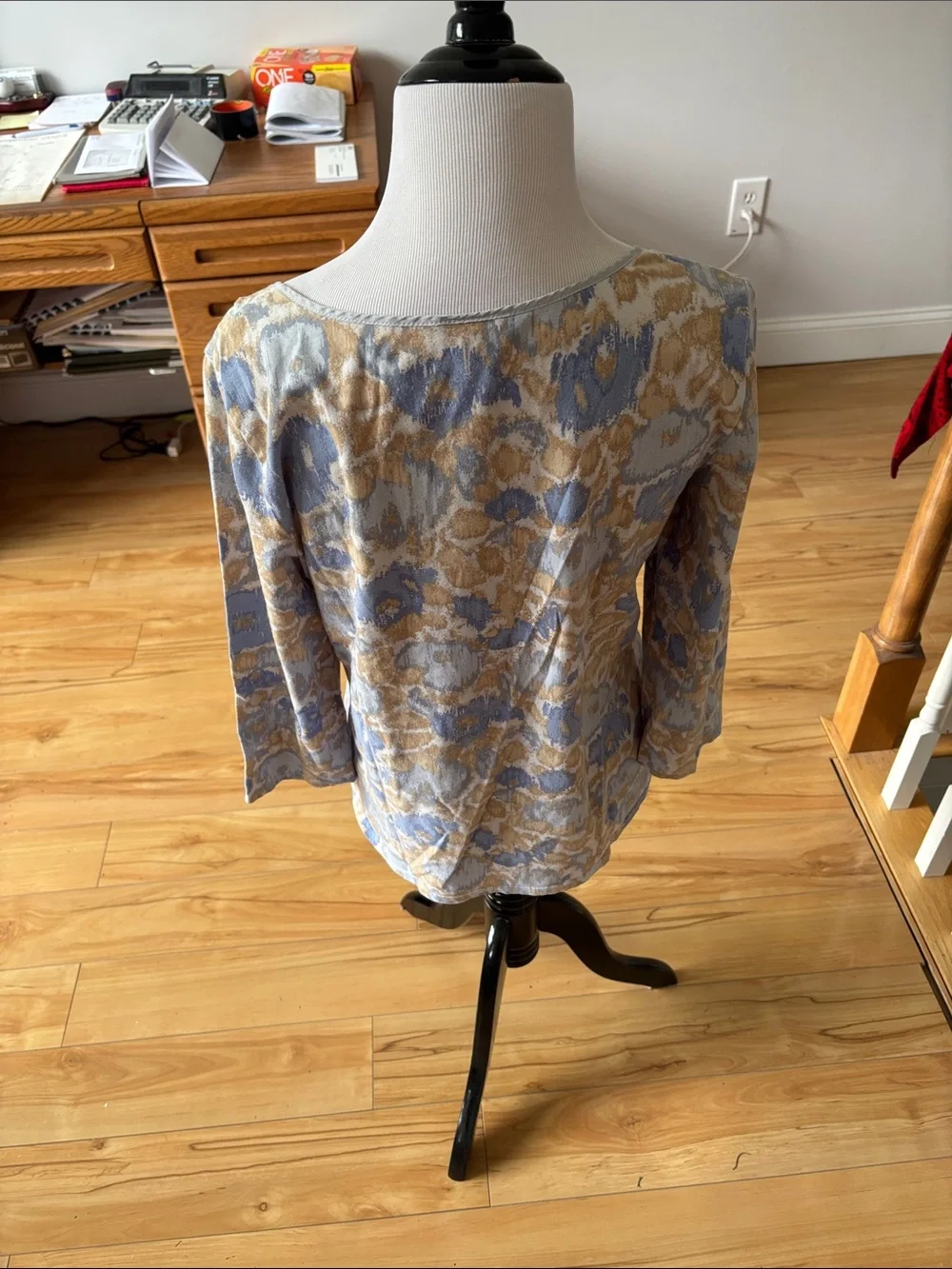 J. Jill Scoop Neck Floral Long Sleeve Top in Light Blue and Cream - Picture 5 of 6